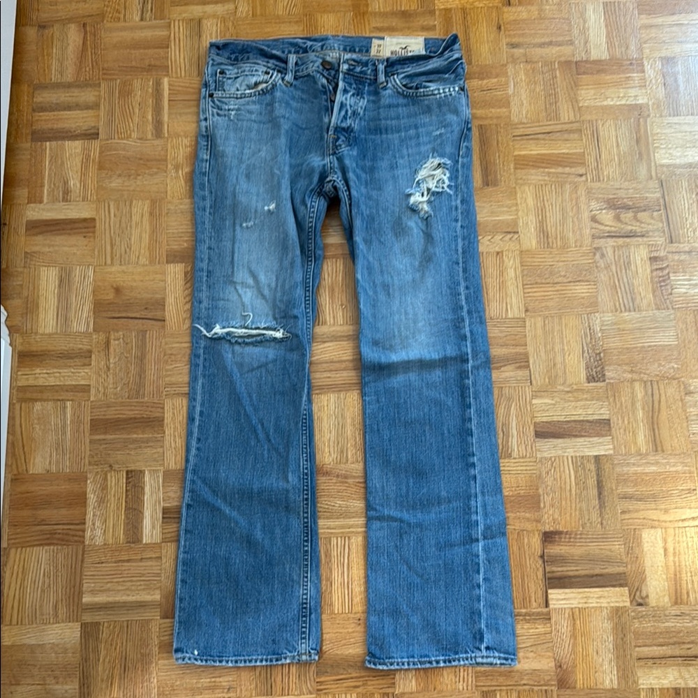 Distressed Blue Jeans - Hollister (32x32)